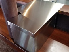 ステンレス配膳台 右側面