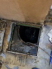 室内マンホール② 清掃中