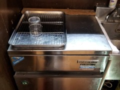 工事前-背面隙間