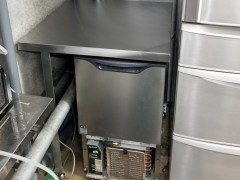 特注ステンレス台設置