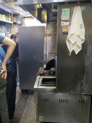 冷凍冷蔵庫 搬入中(仮置)