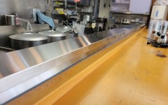 手元隠し兼配膳カウンター