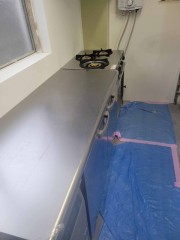 厨房機器設置完了