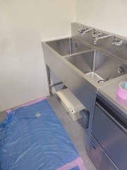 厨房機器設置完了