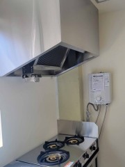 厨房機器設置完了