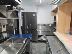 メイン厨房
