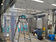 施工中―ビニールカーテン