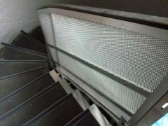 階段パンチング